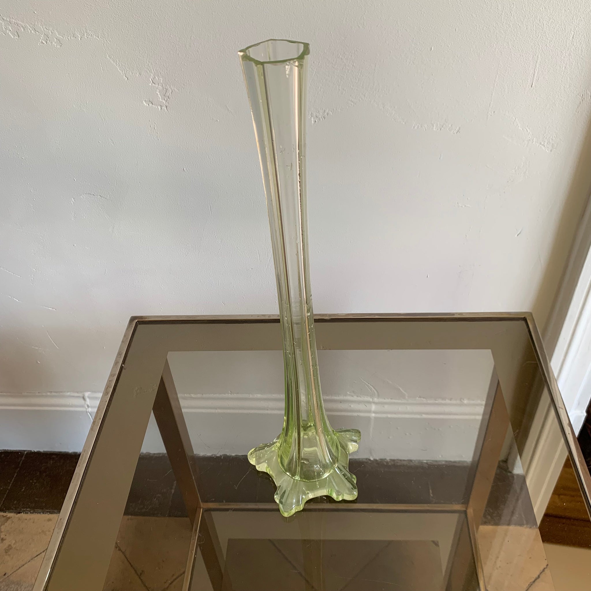 Vase soliflore à l'urane