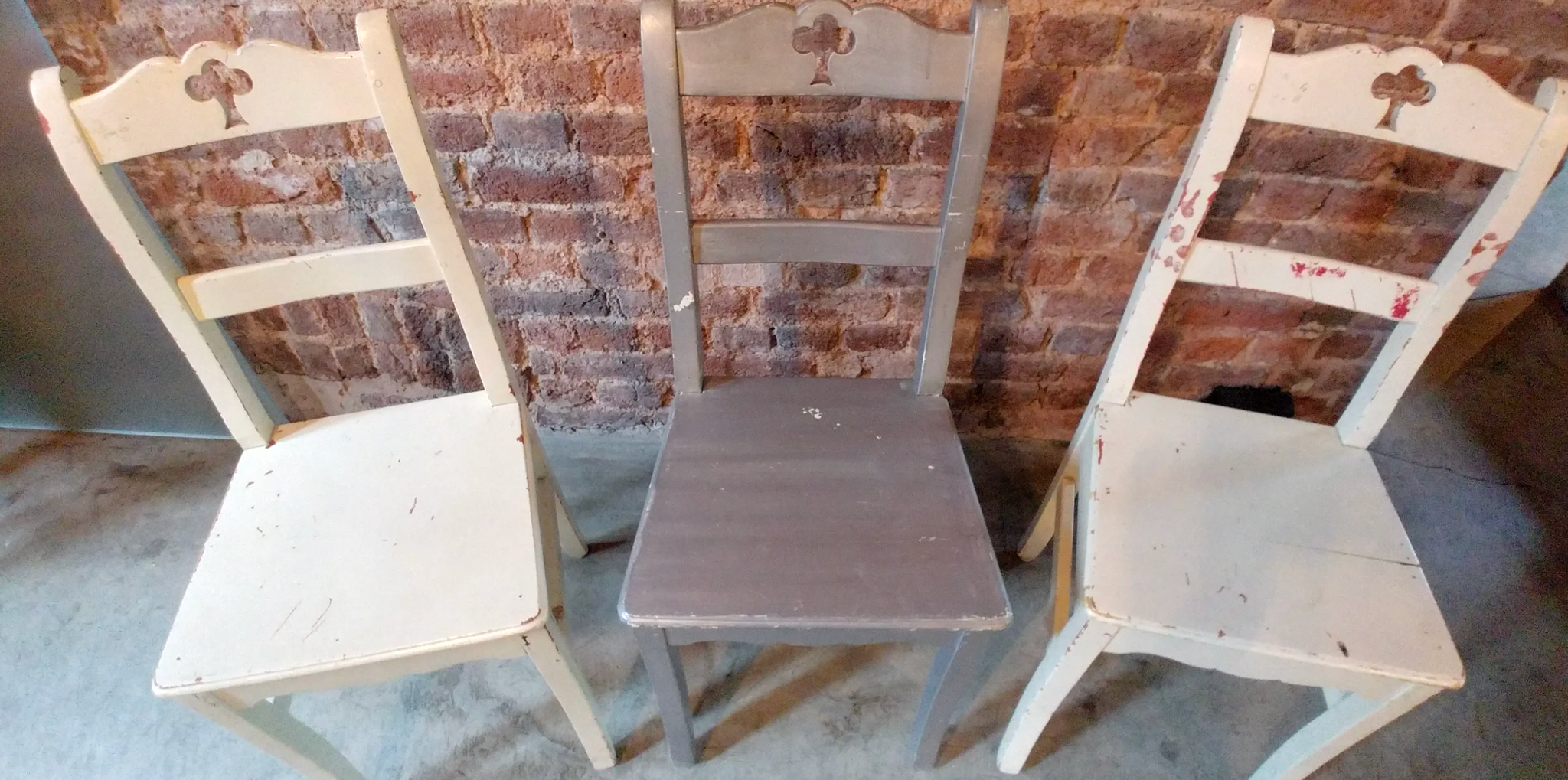 Lot de 3 chaises de campagne - Modus Vivendi Antiques