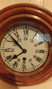 Horloge œil-de-boeuf - Modus Vivendi Antiques