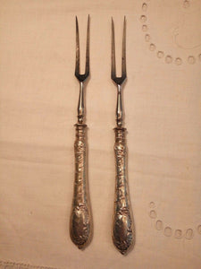 Lot de deux fourchettes à rôti, manche en argent fourré, longueur: 20,5 cm - Modus Vivendi Antiques