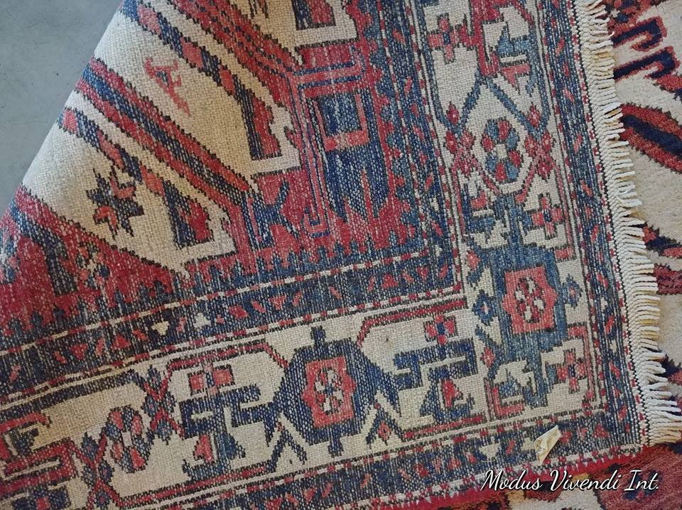 Tapis iranien en laine. Seconde moitié du XXe siècle - Modus Vivendi Antiques
